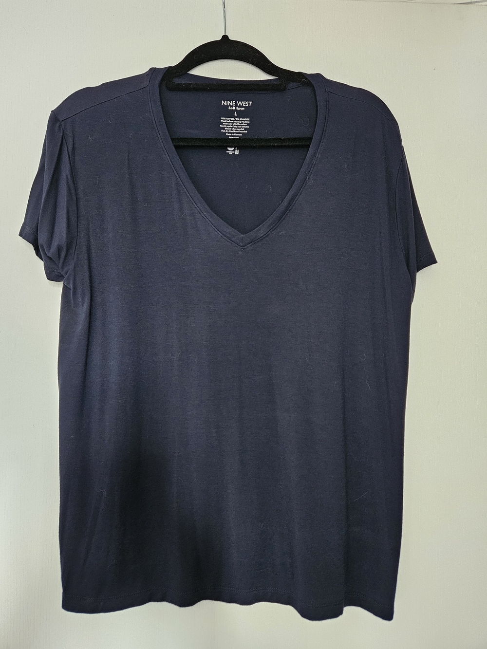 Like New Nine West Super Soft Dark Navy V-Neck Short Sleeve Tee, L, 12-14